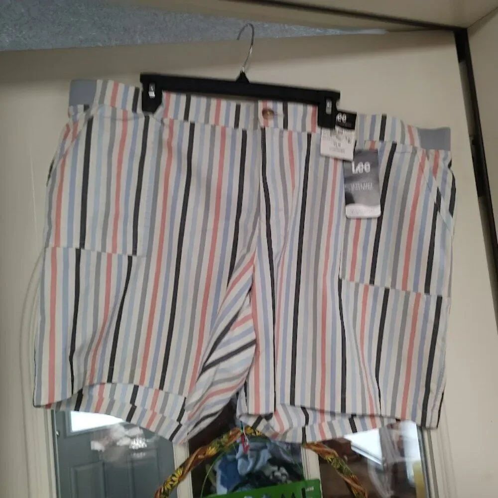 New Lee Multi-Stripe Regular Fit Mid Rise Bermuda Shorts Size Women's 22M